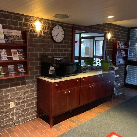 Motel Le Transit Mont-Saint-Hilaire Kültér fotó