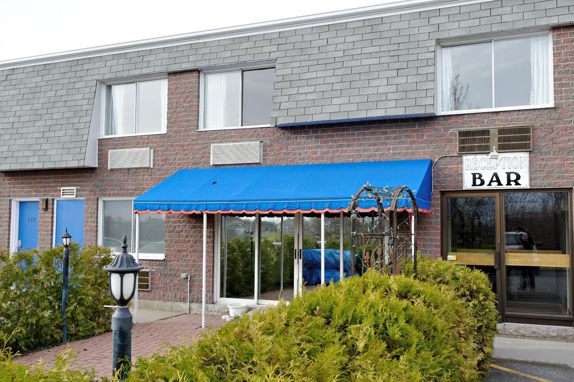 Motel Le Transit Mont-Saint-Hilaire Kültér fotó
